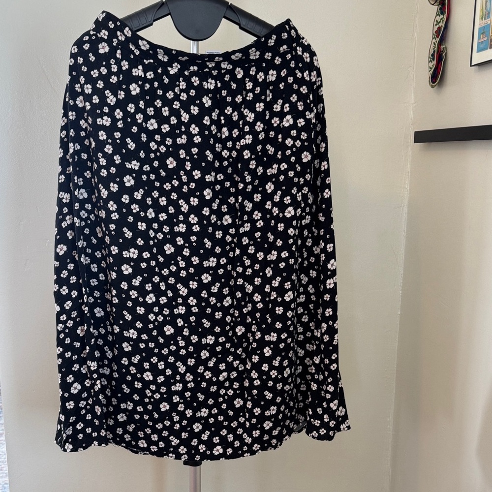 Nine West Black and White Floral Top